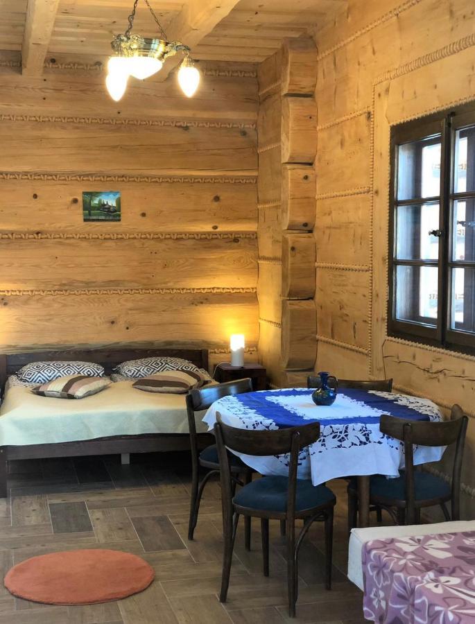 Hotel Chochlik Ustrzyki Dolne Esterno foto