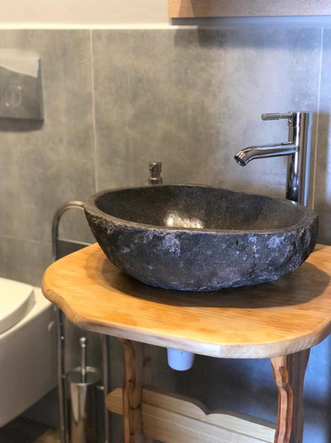 Hotel Chochlik Ustrzyki Dolne Esterno foto