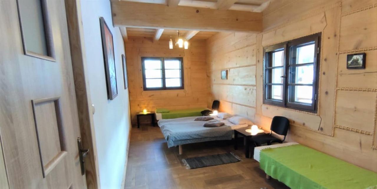 Hotel Chochlik Ustrzyki Dolne Esterno foto