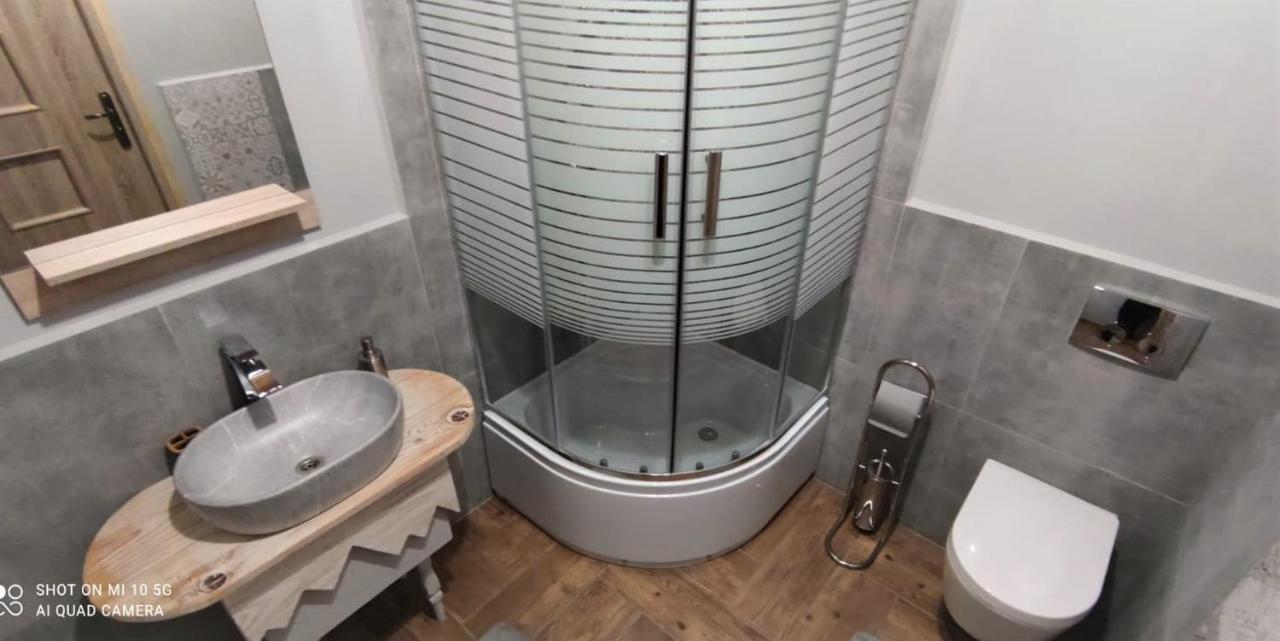Hotel Chochlik Ustrzyki Dolne Esterno foto