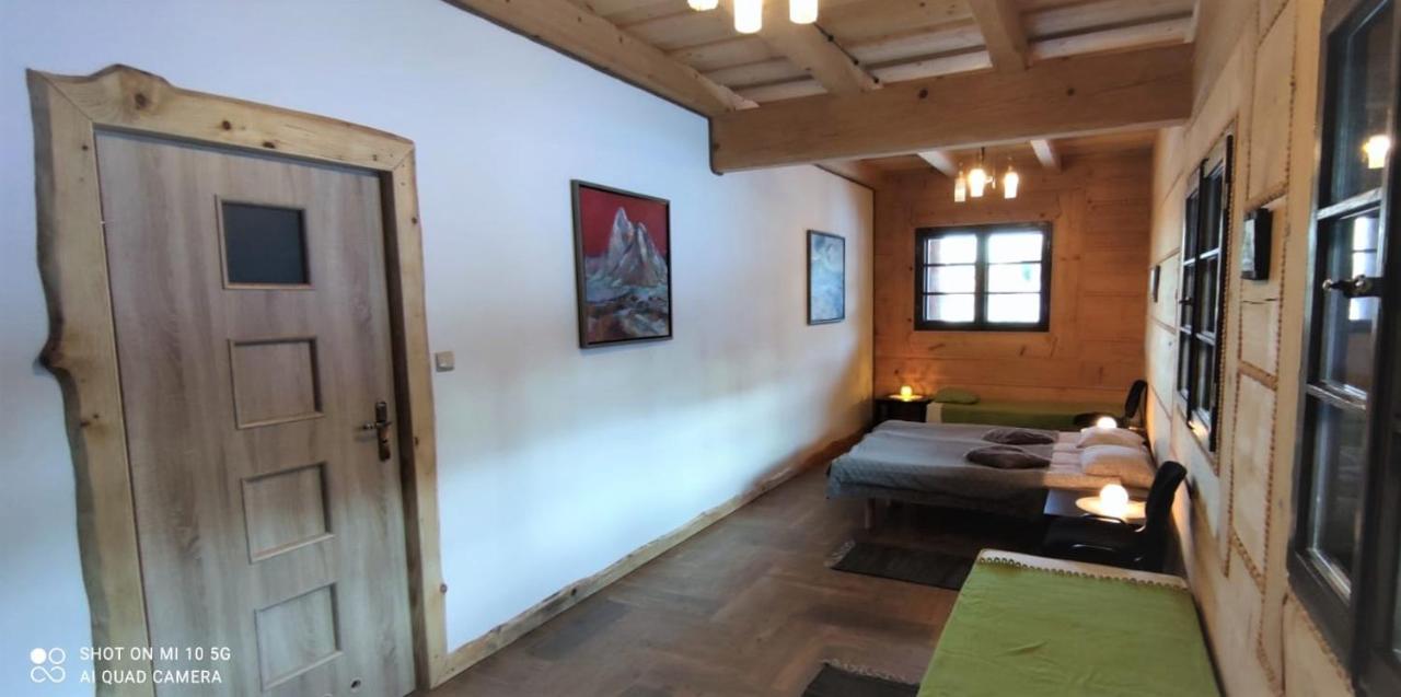 Hotel Chochlik Ustrzyki Dolne Esterno foto