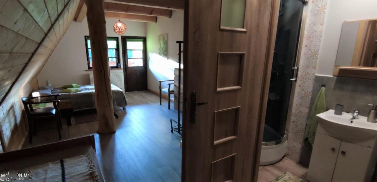 Hotel Chochlik Ustrzyki Dolne Esterno foto