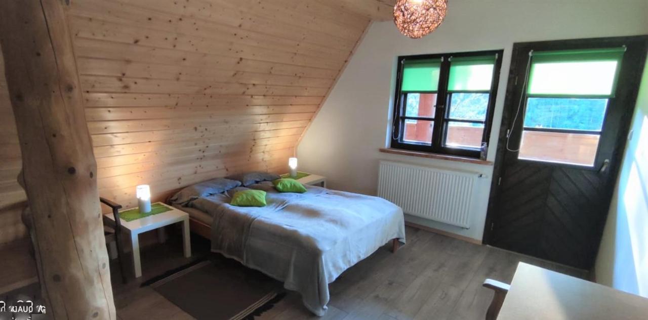 Hotel Chochlik Ustrzyki Dolne Esterno foto