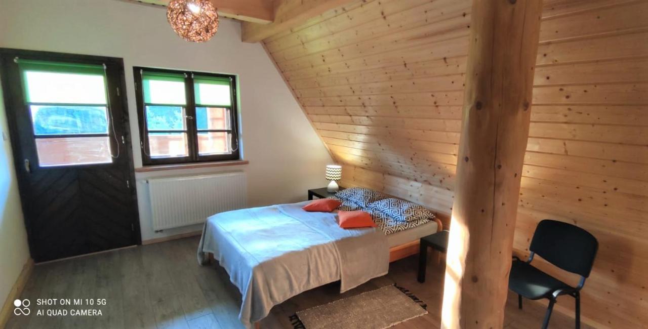 Hotel Chochlik Ustrzyki Dolne Esterno foto