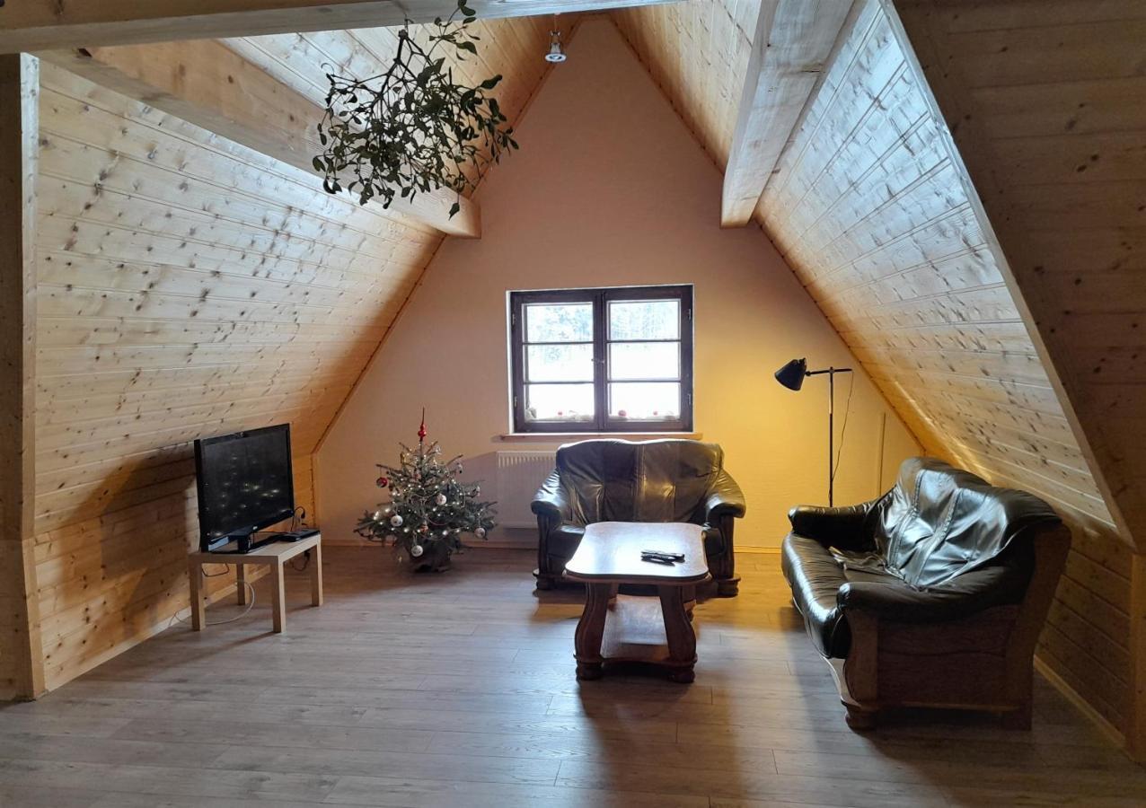 Hotel Chochlik Ustrzyki Dolne Esterno foto